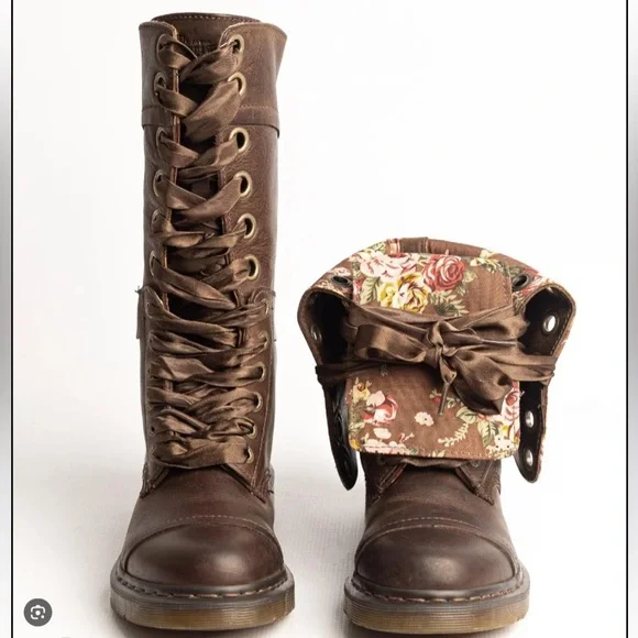 Dr. Martens Women's Triumph 1914 W 12-Eye Dark Brown Wyoming - Picture 1 of 5